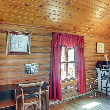 Quiet Shiloh Retreat With Spacious Yard And Fireplace! エクステリア 写真