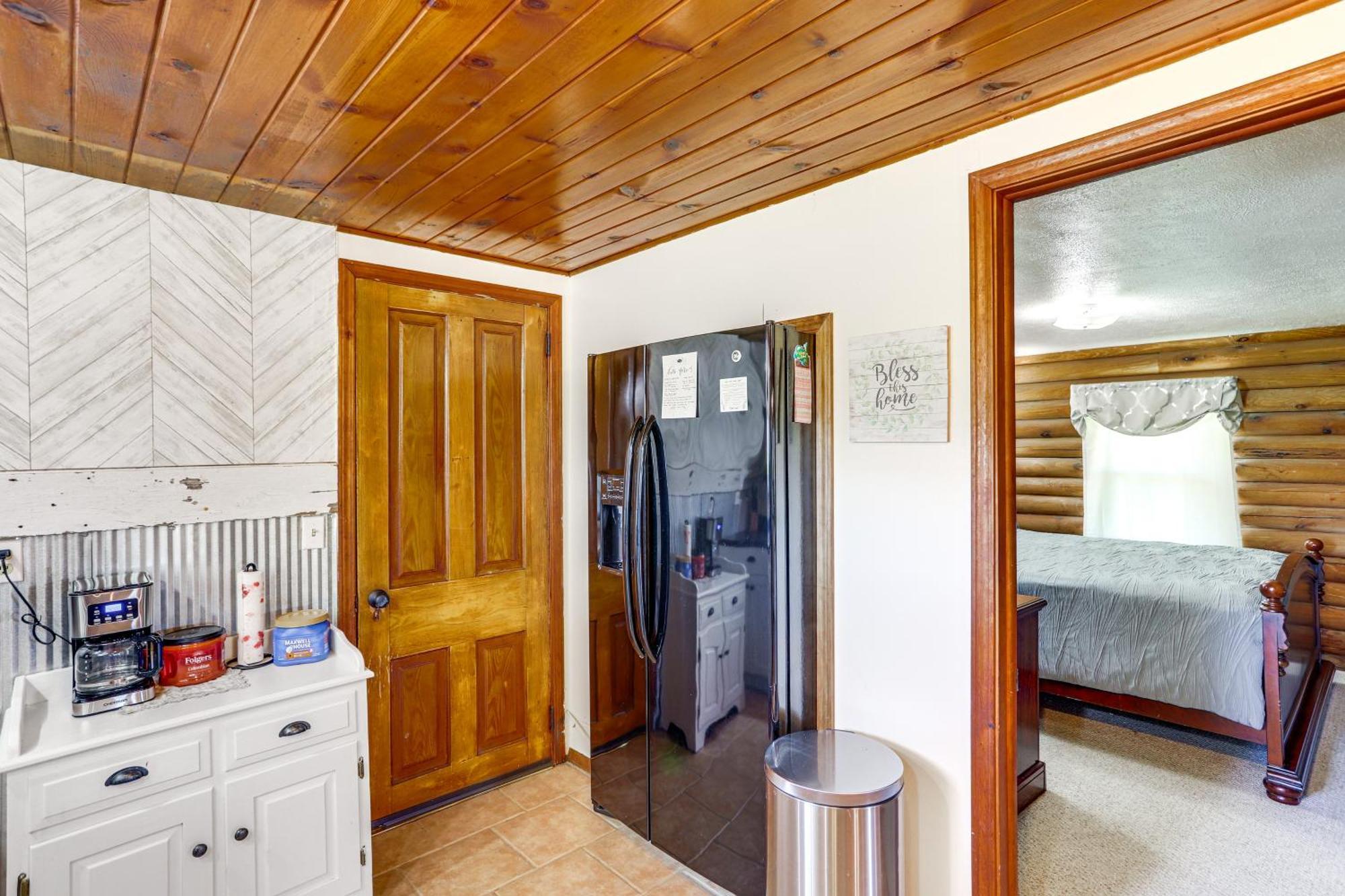Quiet Shiloh Retreat With Spacious Yard And Fireplace! エクステリア 写真