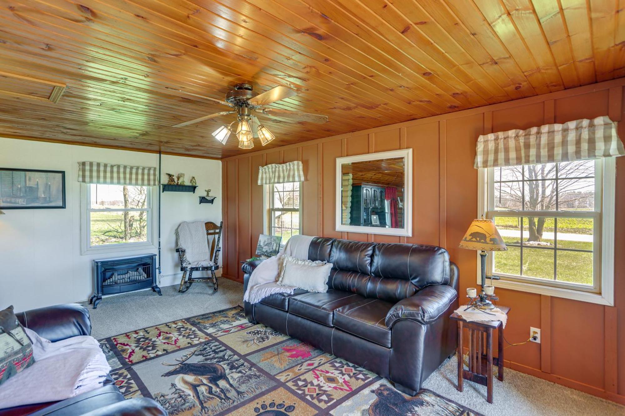 Quiet Shiloh Retreat With Spacious Yard And Fireplace! エクステリア 写真