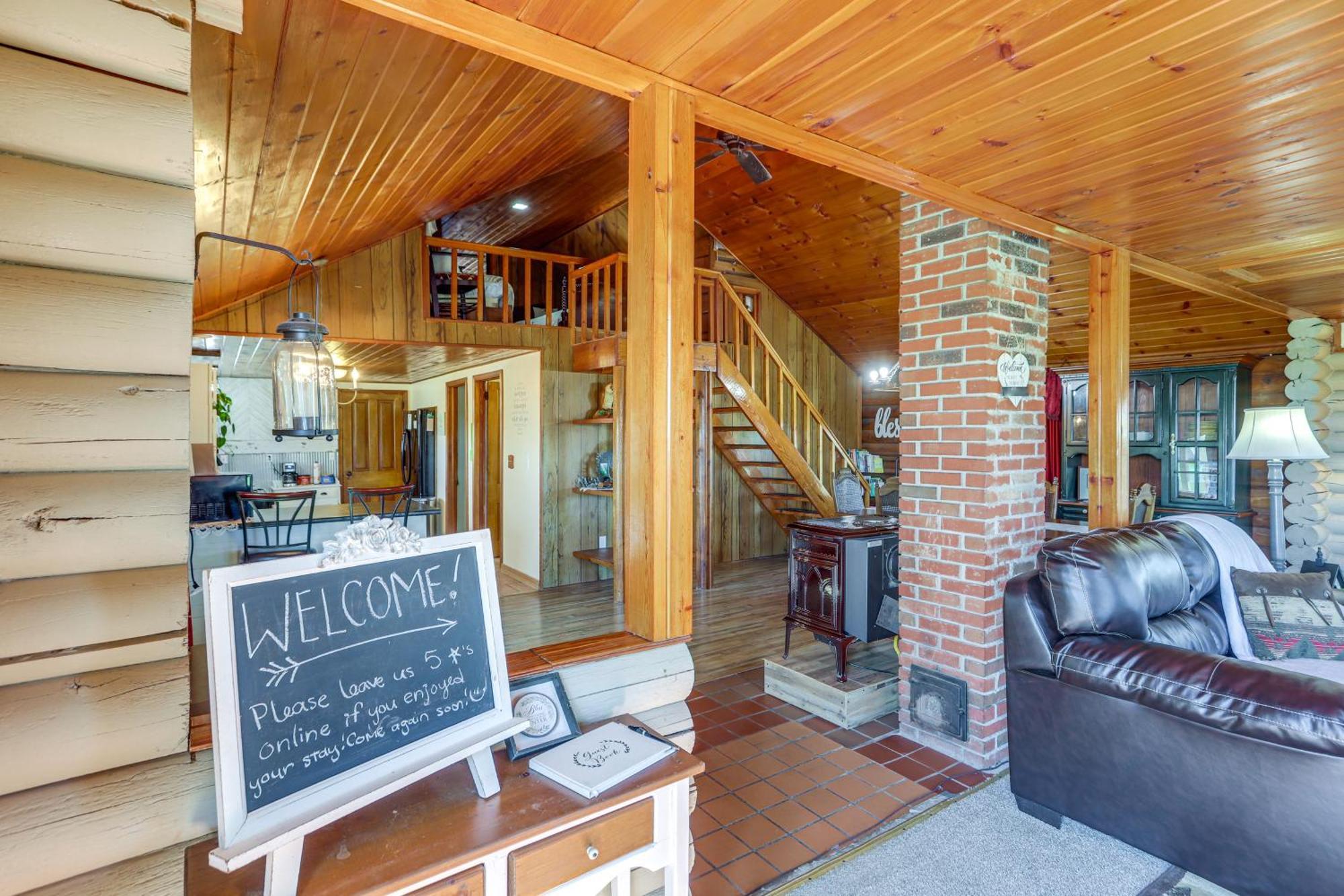 Quiet Shiloh Retreat With Spacious Yard And Fireplace! エクステリア 写真