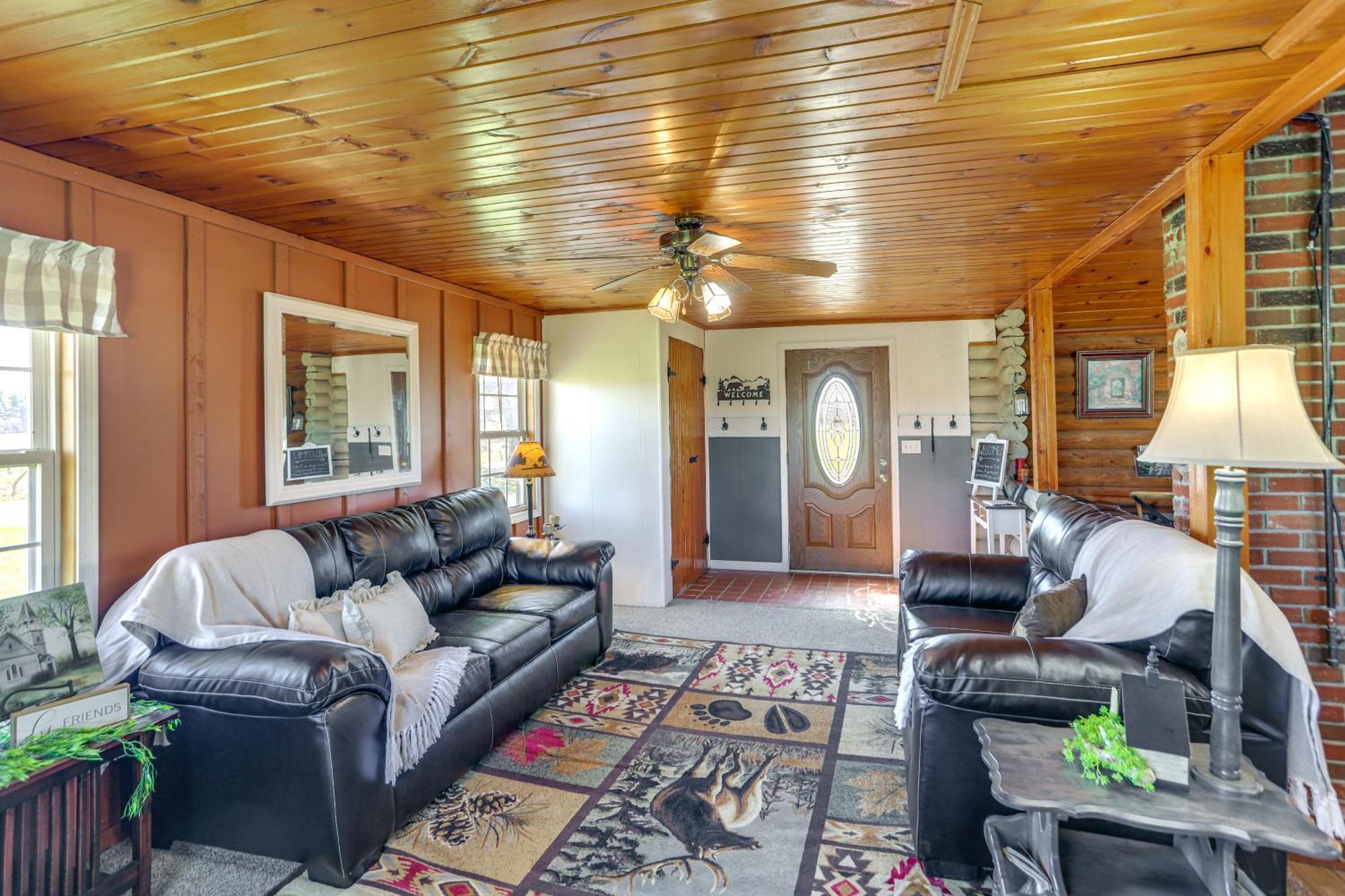 Quiet Shiloh Retreat With Spacious Yard And Fireplace! エクステリア 写真