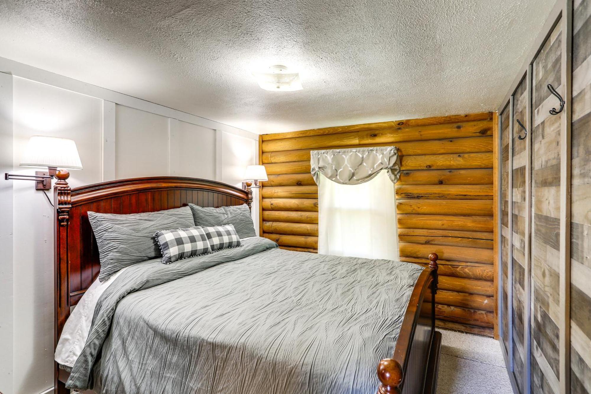 Quiet Shiloh Retreat With Spacious Yard And Fireplace! エクステリア 写真