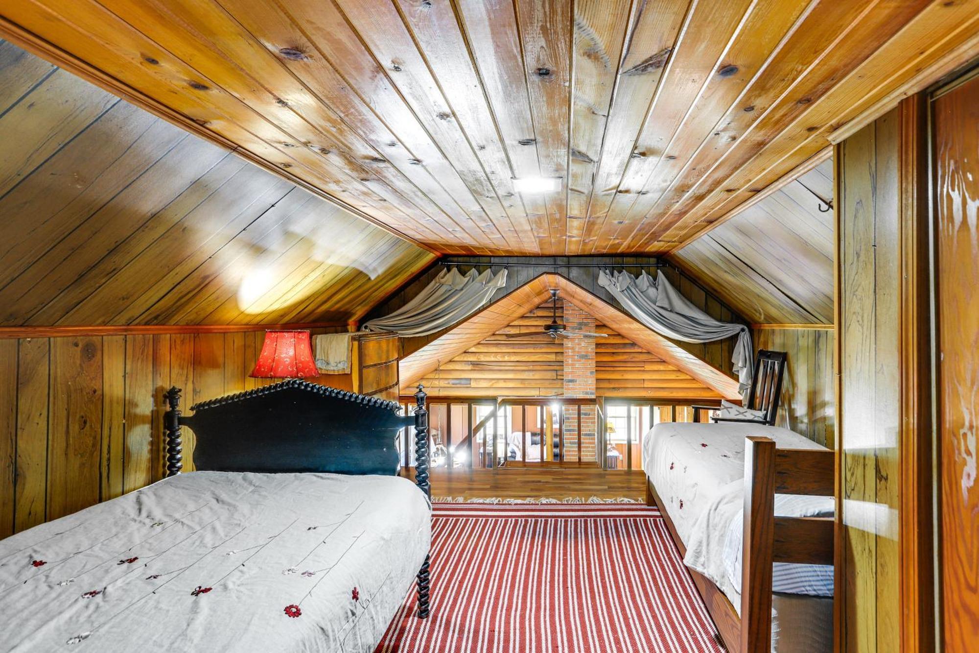 Quiet Shiloh Retreat With Spacious Yard And Fireplace! エクステリア 写真